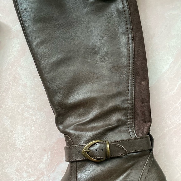 BareTraps Tommy Equestrian Faux Leather Riding Boots Sz 8M - Picture 3 of 13